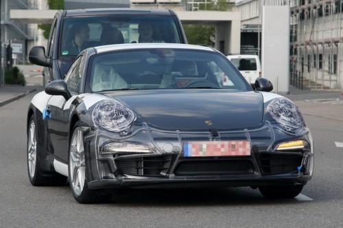 Noul Porsche 911 Carrera